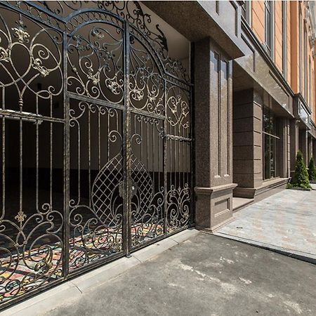 Skycity Apartments Odessa Dış mekan fotoğraf